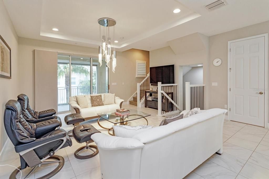 En Venta: $528,000 (3 camas, 3 baños, 2187 Pies cuadrados)