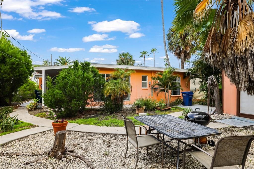 En Venta: $550,000 (3 camas, 2 baños, 1139 Pies cuadrados)