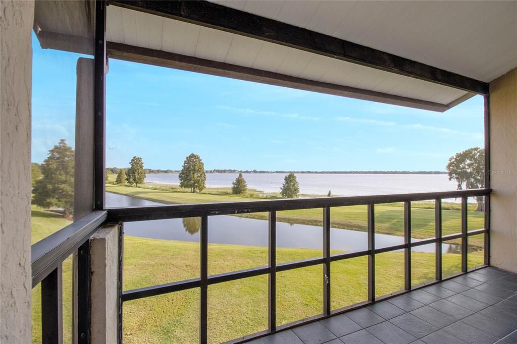 En Venta: $215,000 (2 camas, 2 baños, 1090 Pies cuadrados)