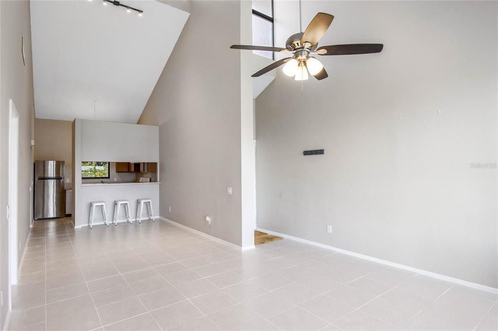 En Venta: $215,000 (2 camas, 2 baños, 1090 Pies cuadrados)