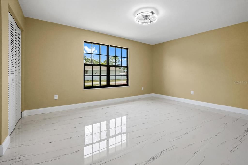 Activo con contrato: $364,900 (3 camas, 2 baños, 1744 Pies cuadrados)