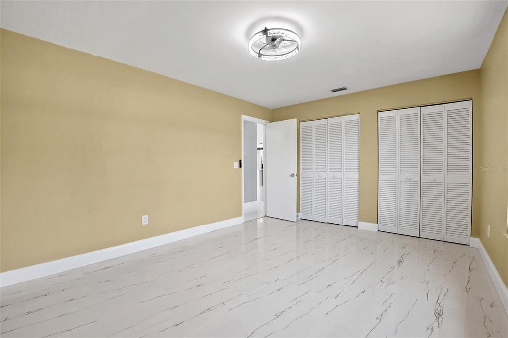 Activo con contrato: $364,900 (3 camas, 2 baños, 1744 Pies cuadrados)