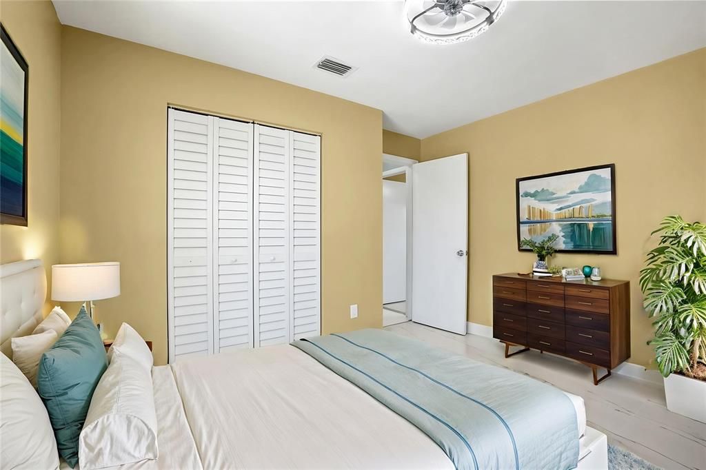 Activo con contrato: $364,900 (3 camas, 2 baños, 1744 Pies cuadrados)