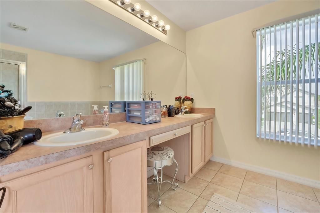 En Venta: $519,000 (5 camas, 3 baños, 3197 Pies cuadrados)