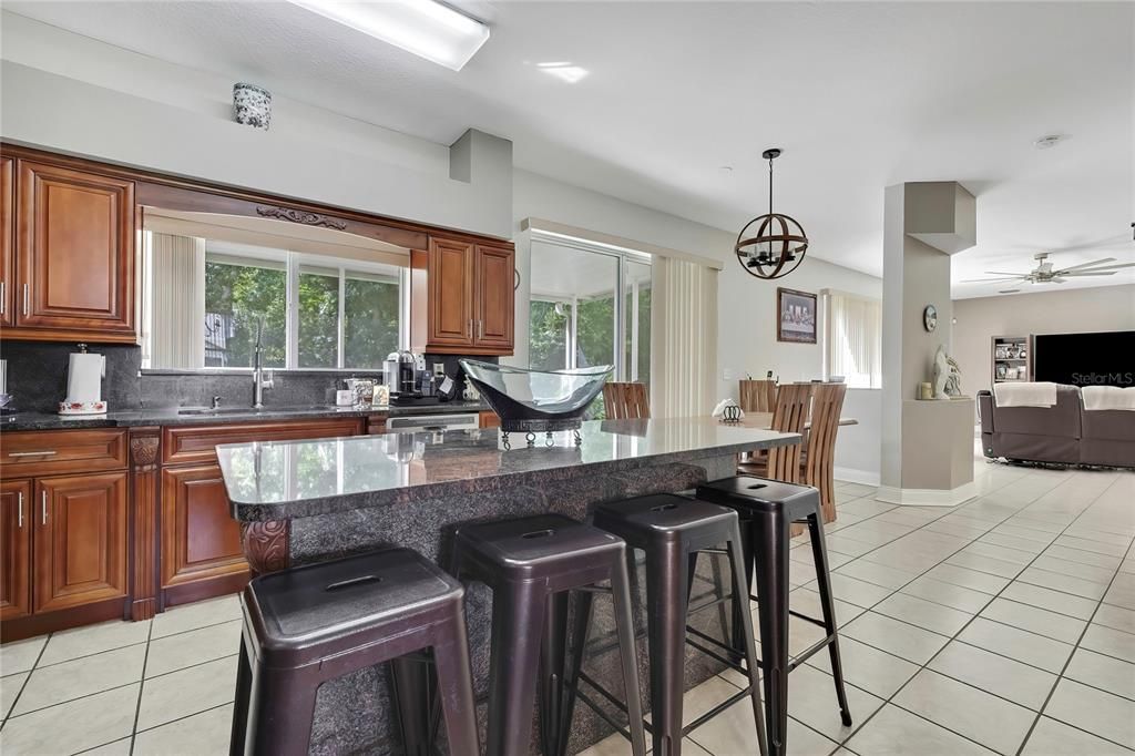 En Venta: $519,000 (5 camas, 3 baños, 3197 Pies cuadrados)