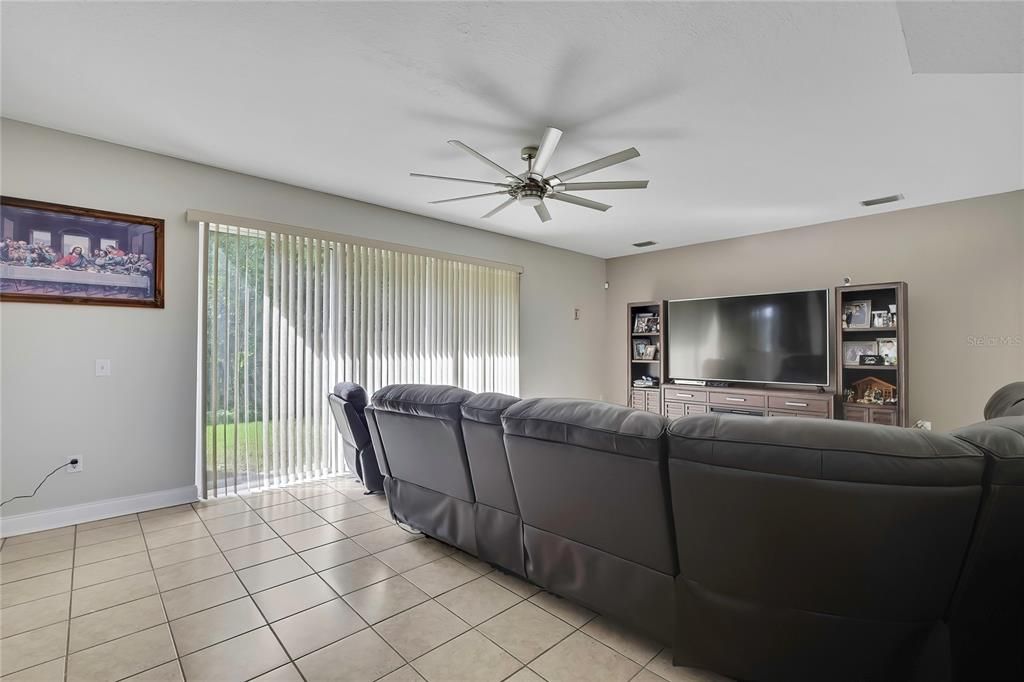 En Venta: $519,000 (5 camas, 3 baños, 3197 Pies cuadrados)