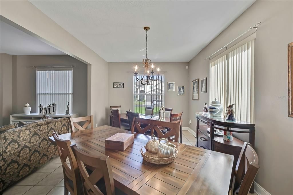 En Venta: $519,000 (5 camas, 3 baños, 3197 Pies cuadrados)
