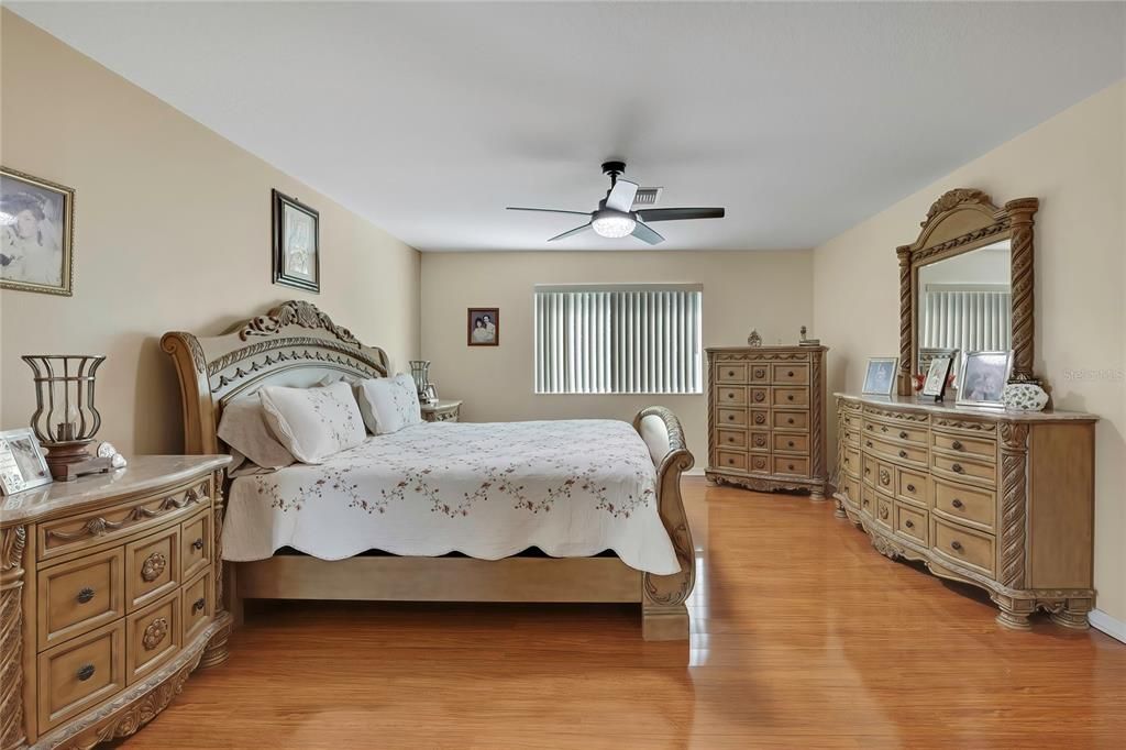 En Venta: $519,000 (5 camas, 3 baños, 3197 Pies cuadrados)
