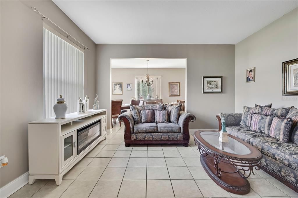 En Venta: $519,000 (5 camas, 3 baños, 3197 Pies cuadrados)