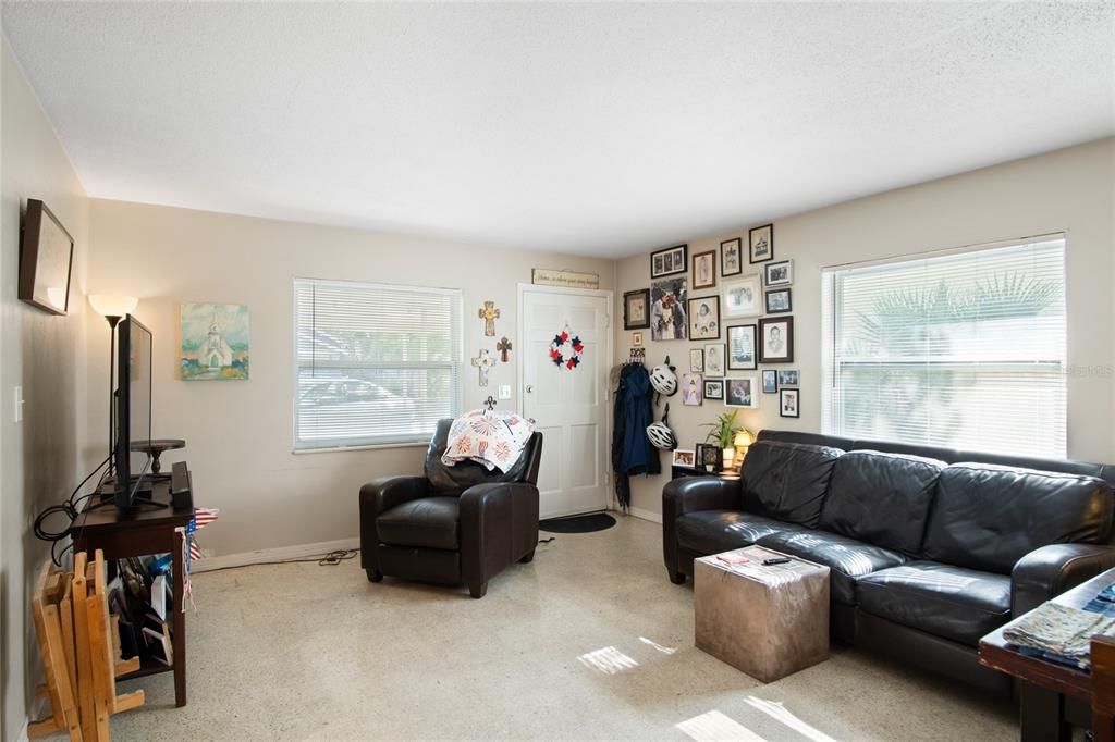 For Sale: $589,000 (4 beds, 0 baths, 1588 Square Feet)