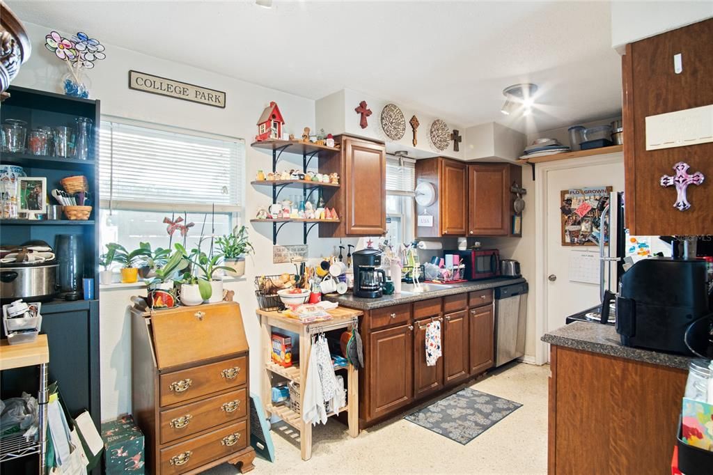 For Sale: $589,000 (4 beds, 0 baths, 1588 Square Feet)