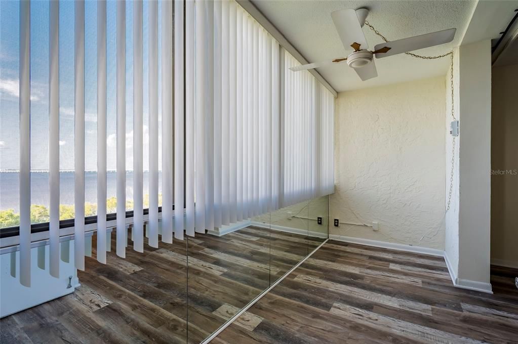 For Sale: $175,000 (1 beds, 2 baths, 850 Square Feet)