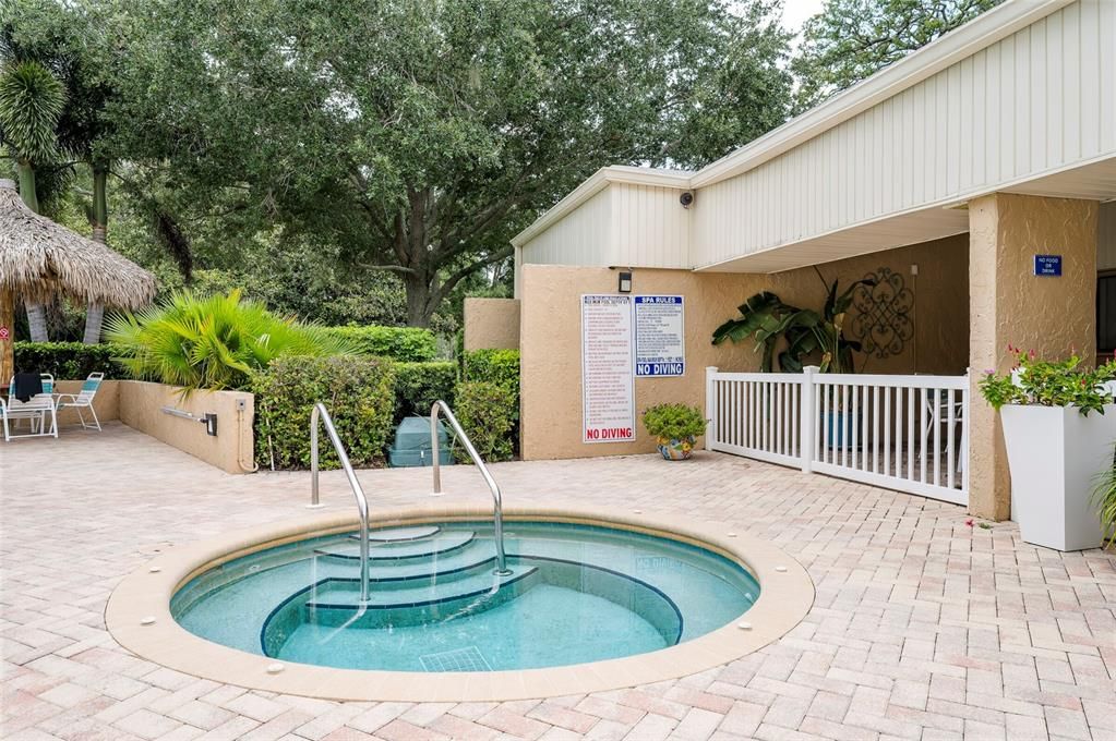 For Sale: $175,000 (1 beds, 2 baths, 850 Square Feet)