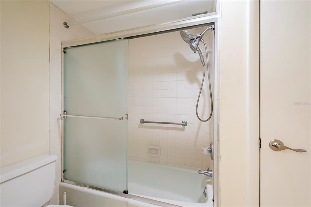 For Sale: $175,000 (1 beds, 2 baths, 850 Square Feet)