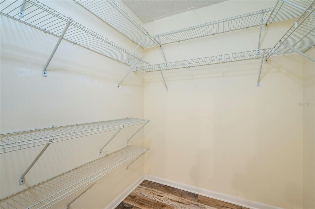 For Sale: $175,000 (1 beds, 2 baths, 850 Square Feet)