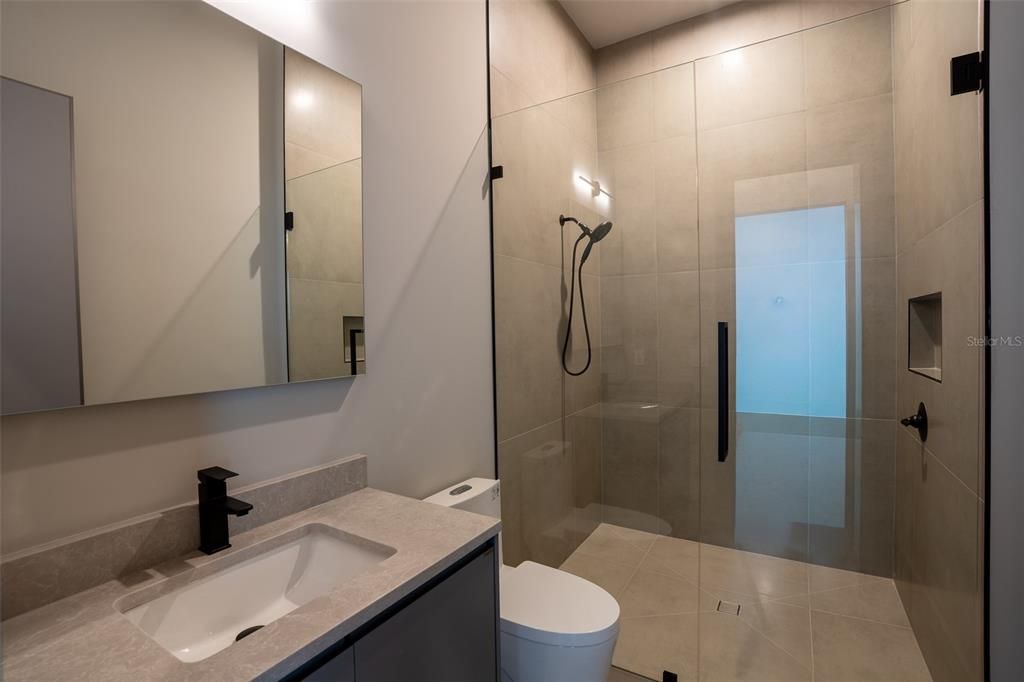 En Venta: $3,390,000 (5 camas, 5 baños, 4874 Pies cuadrados)