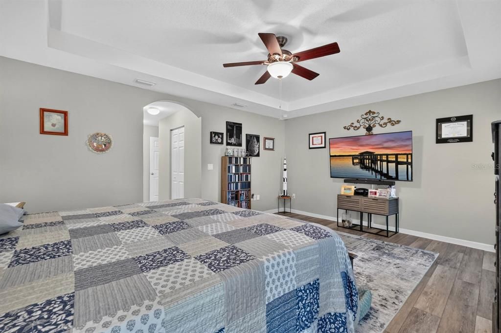 For Sale: $415,000 (4 beds, 2 baths, 2208 Square Feet)