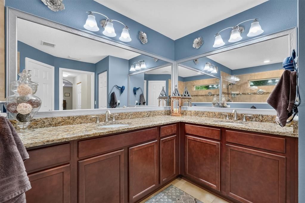 For Sale: $415,000 (4 beds, 2 baths, 2208 Square Feet)
