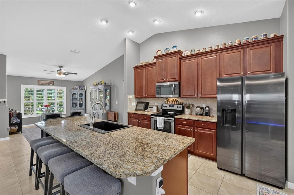 For Sale: $415,000 (4 beds, 2 baths, 2208 Square Feet)