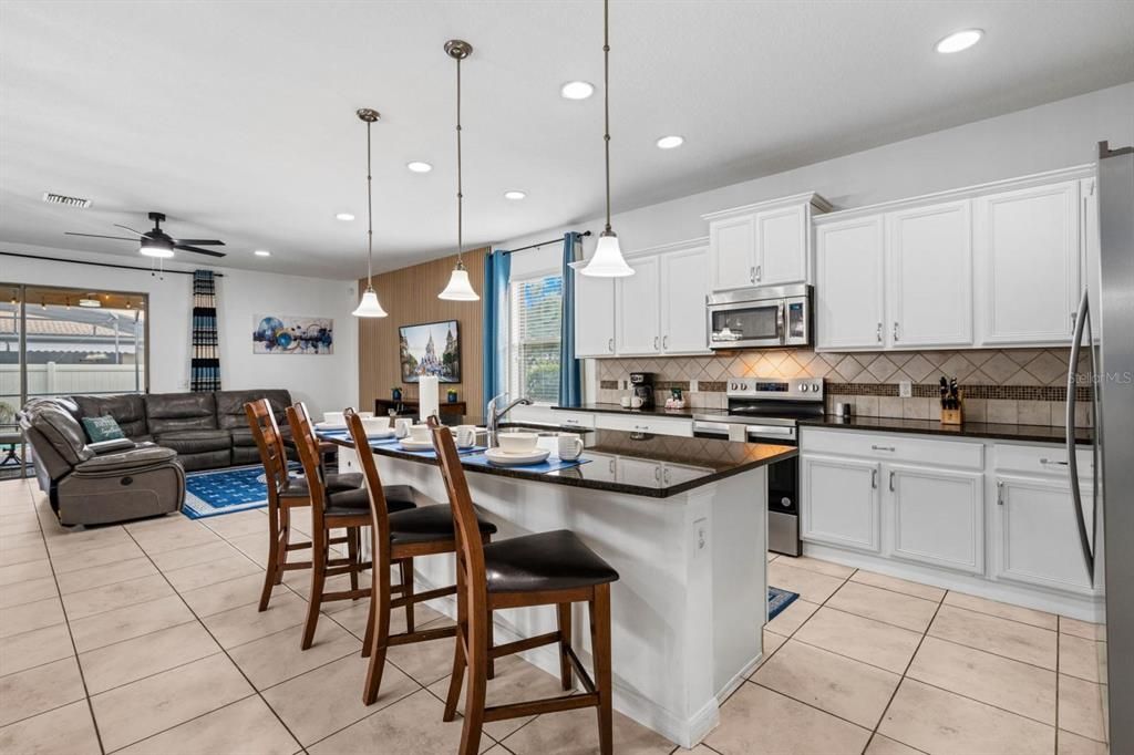En Renta: $5,300 (8 camas, 6 baños, 4041 Pies cuadrados)