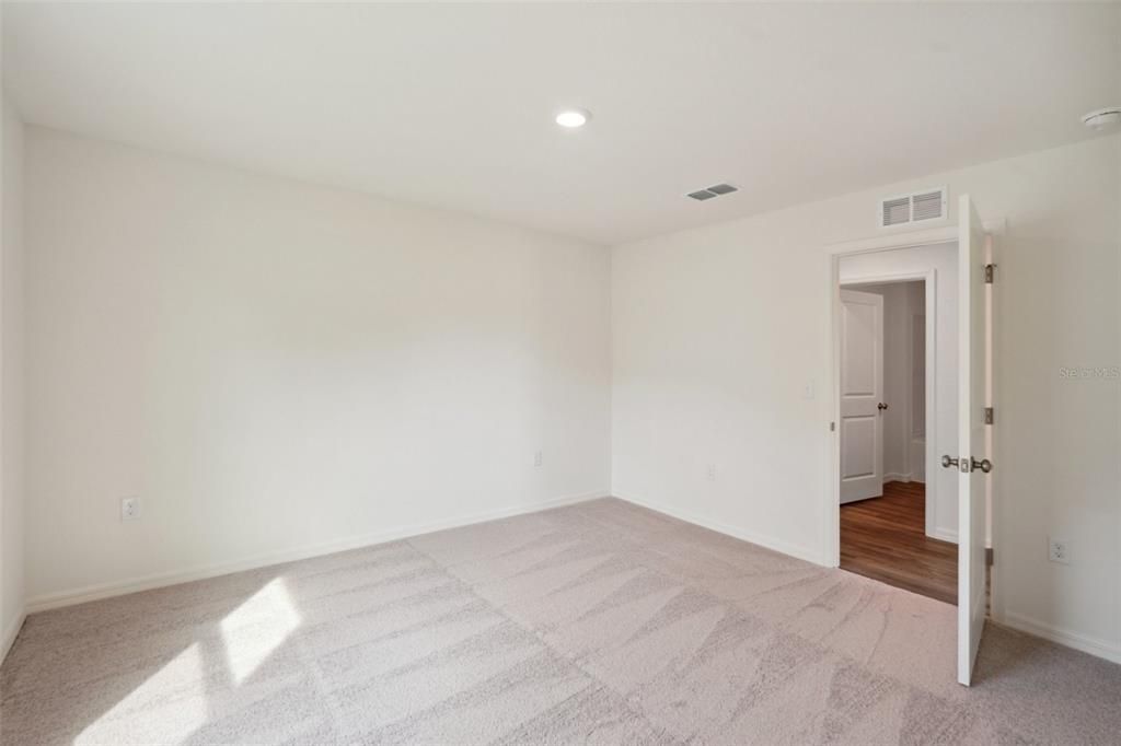 For Sale: $379,990 (4 beds, 2 baths, 2286 Square Feet)
