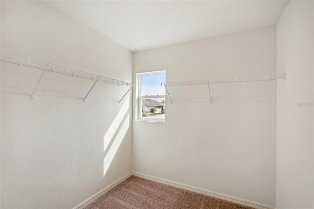 For Sale: $379,990 (4 beds, 2 baths, 2286 Square Feet)