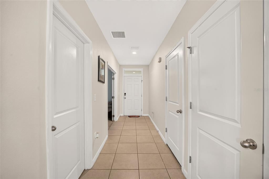 En Venta: $325,000 (4 camas, 2 baños, 2382 Pies cuadrados)
