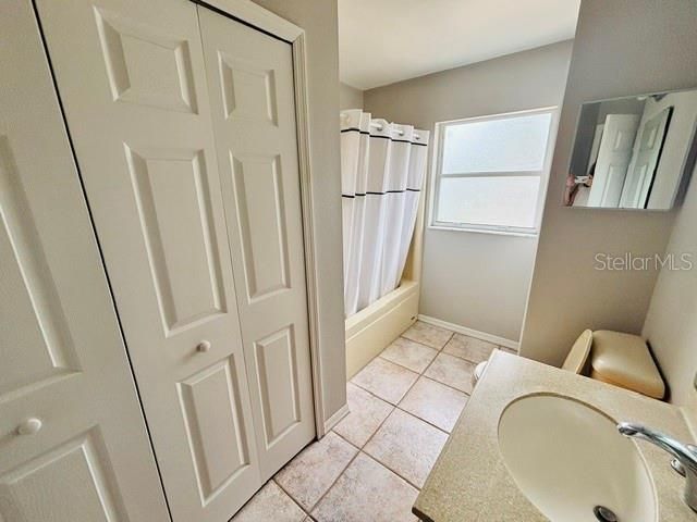 For Rent: $1,950 (3 beds, 2 baths, 1372 Square Feet)