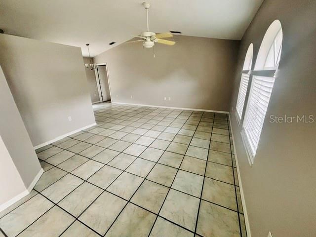 For Rent: $1,950 (3 beds, 2 baths, 1372 Square Feet)
