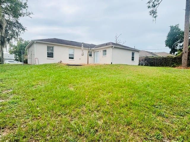 For Rent: $1,950 (3 beds, 2 baths, 1372 Square Feet)