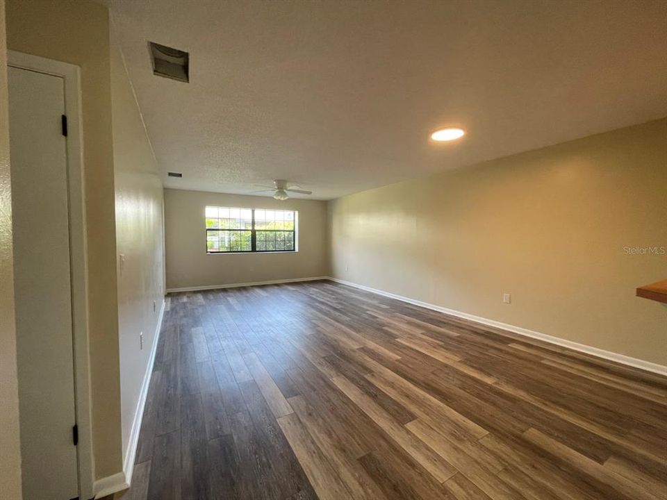 В аренду: $1,350 (1 спален, 1 ванн, 912 Квадратных фут)
