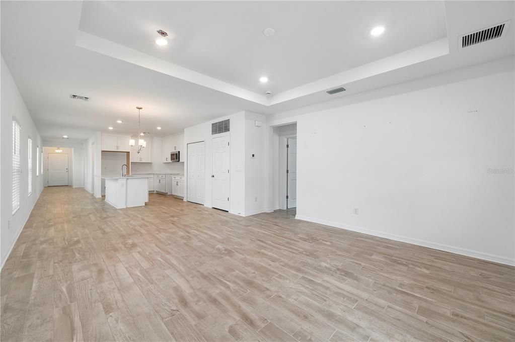 For Sale: $265,000 (3 beds, 2 baths, 1630 Square Feet)