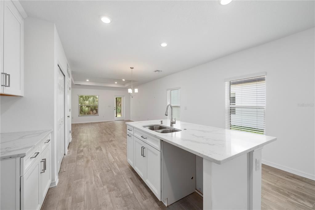 For Sale: $265,000 (3 beds, 2 baths, 1630 Square Feet)