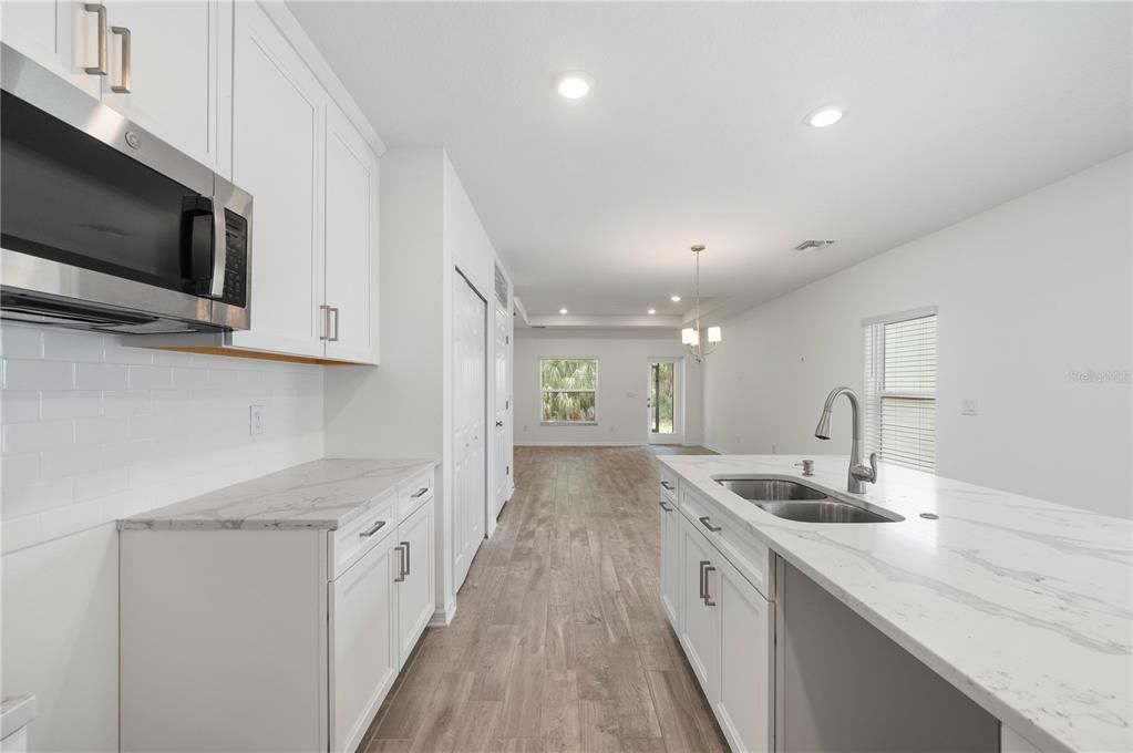 For Sale: $265,000 (3 beds, 2 baths, 1630 Square Feet)