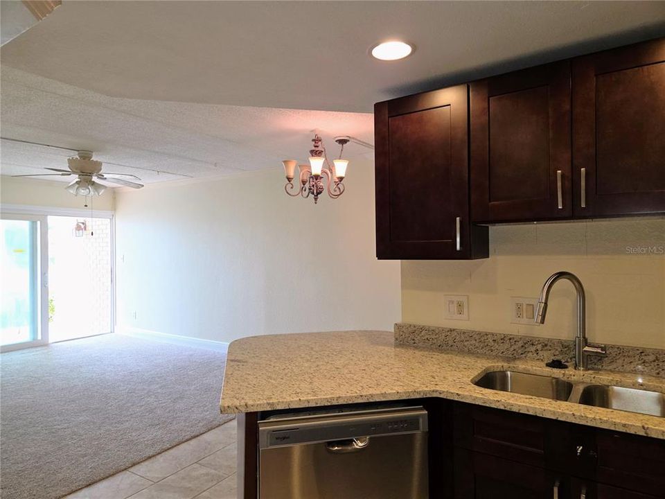 For Rent: $1,800 (1 beds, 1 baths, 645 Square Feet)
