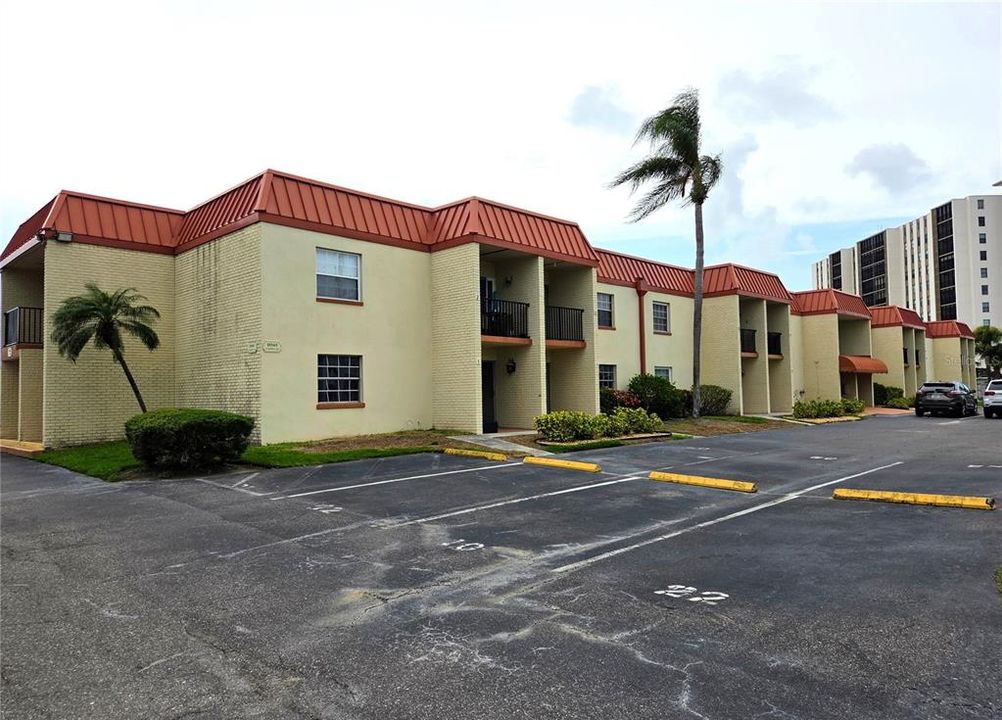 For Rent: $1,800 (1 beds, 1 baths, 645 Square Feet)