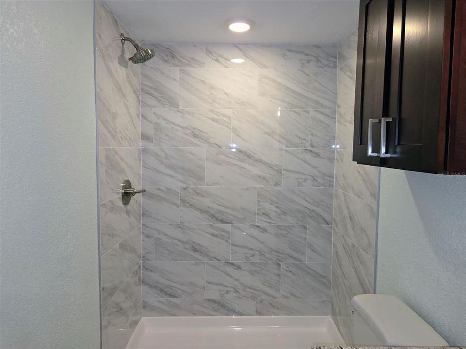 For Rent: $1,800 (1 beds, 1 baths, 645 Square Feet)