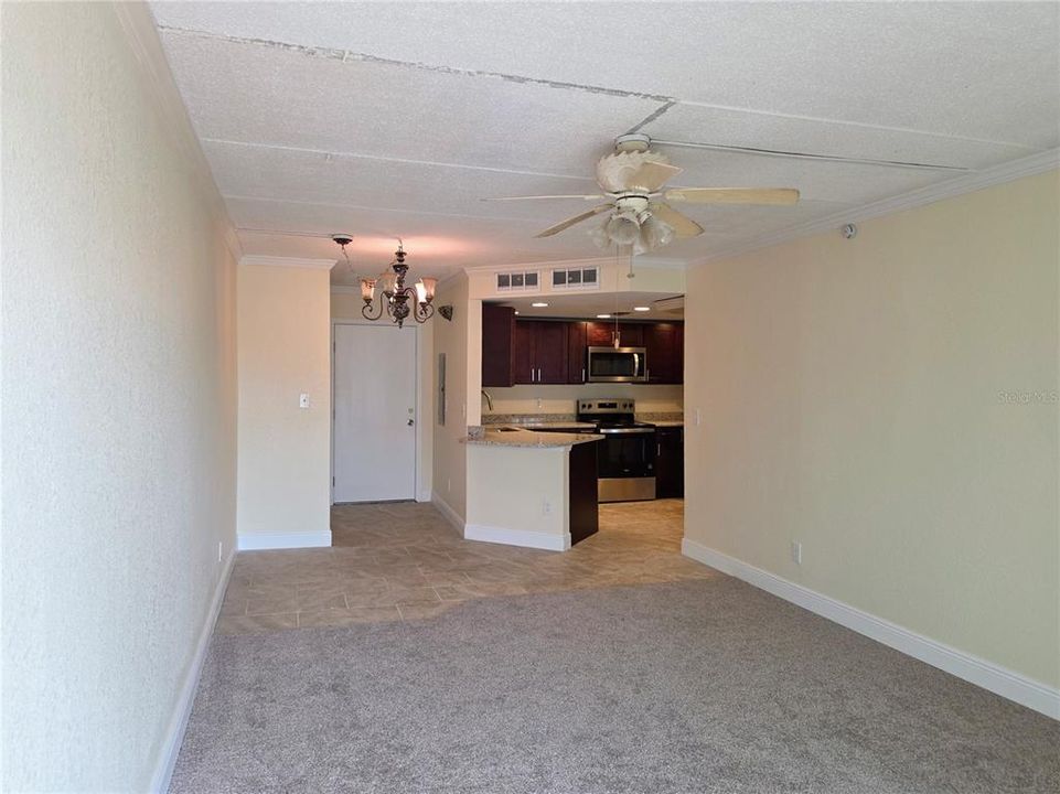 For Rent: $1,800 (1 beds, 1 baths, 645 Square Feet)