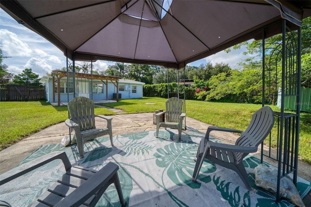Activo con contrato: $299,000 (2 camas, 1 baños, 702 Pies cuadrados)