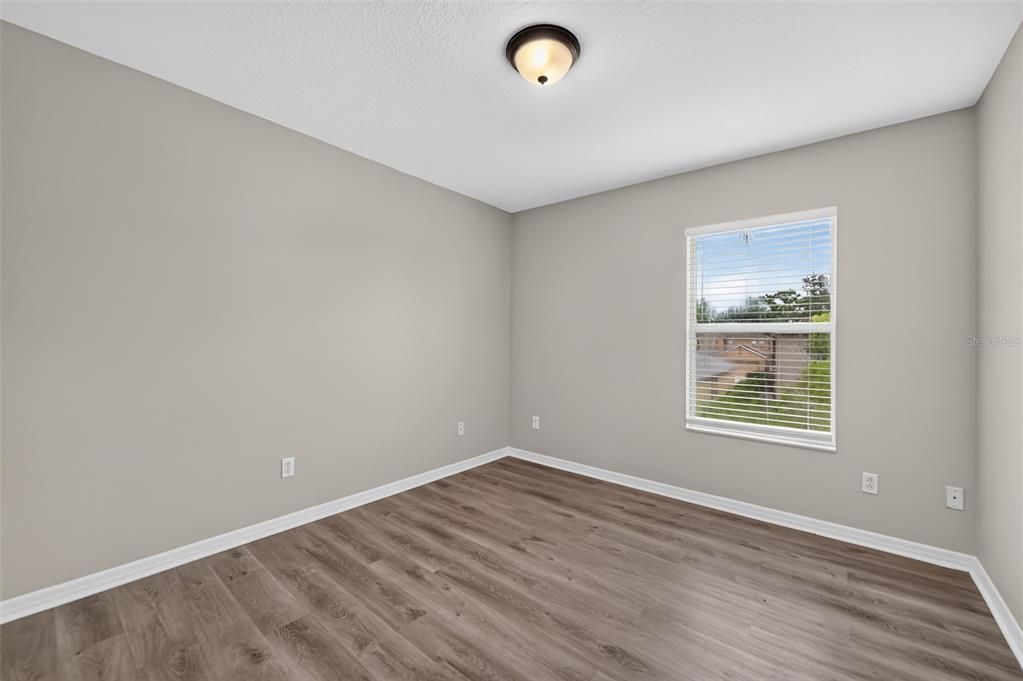 Activo con contrato: $419,900 (4 camas, 2 baños, 2380 Pies cuadrados)