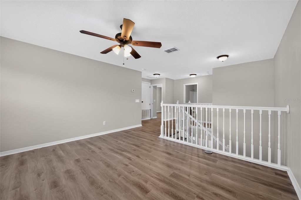 Activo con contrato: $419,900 (4 camas, 2 baños, 2380 Pies cuadrados)