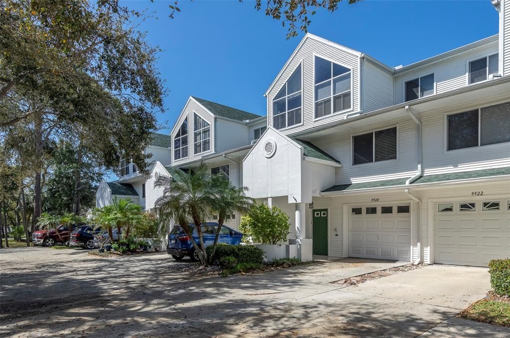 For Sale: $462,000 (3 beds, 3 baths, 1749 Square Feet)
