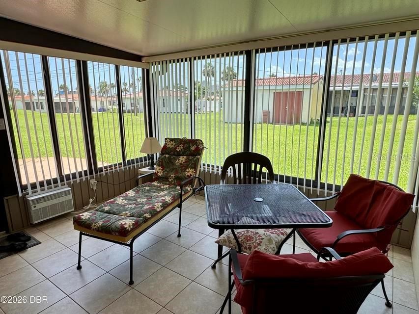 Activo con contrato: $229,000 (2 camas, 1 baños, 675 Pies cuadrados)