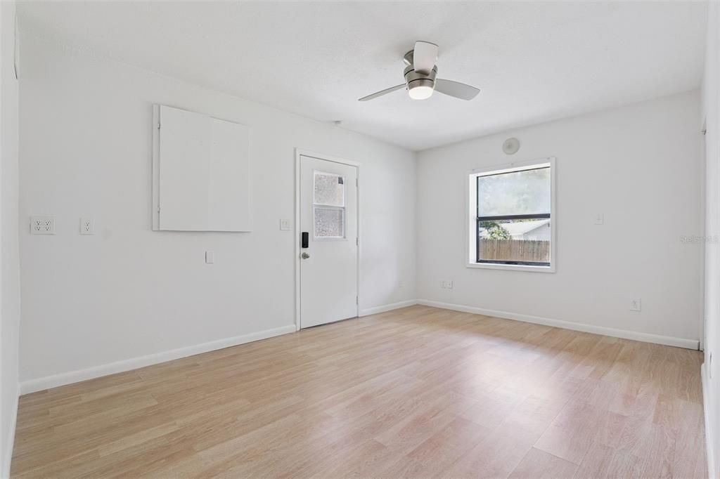 For Sale: $375,000 (4 beds, 2 baths, 2268 Square Feet)