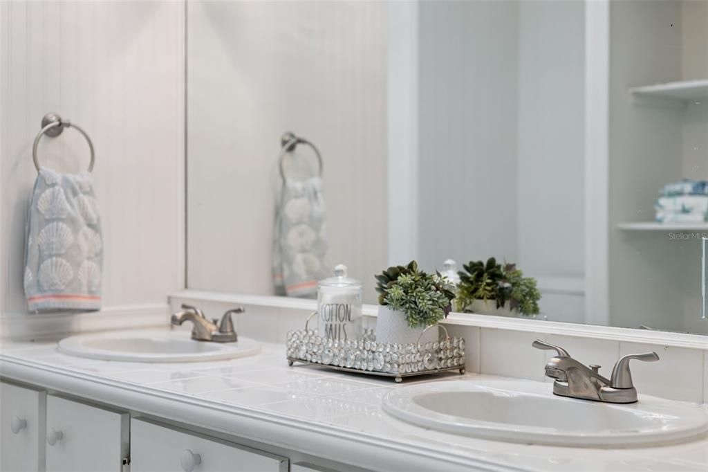 For Sale: $375,000 (4 beds, 2 baths, 2268 Square Feet)