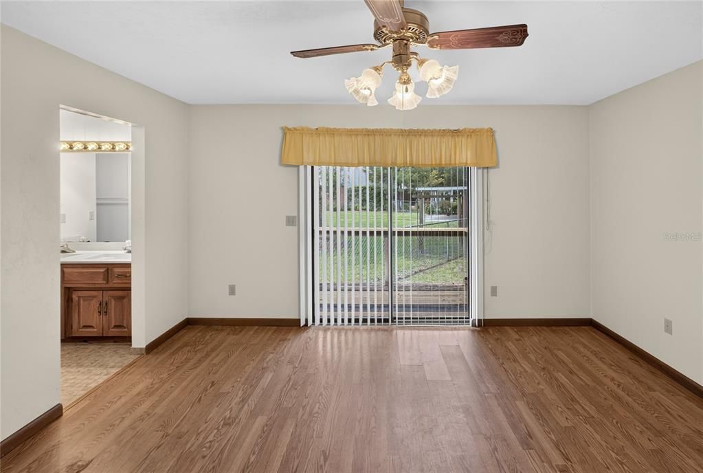 For Sale: $370,000 (3 beds, 2 baths, 2274 Square Feet)