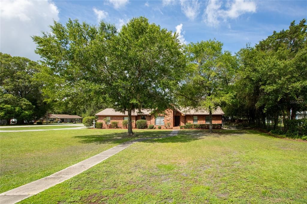 For Sale: $370,000 (3 beds, 2 baths, 2274 Square Feet)