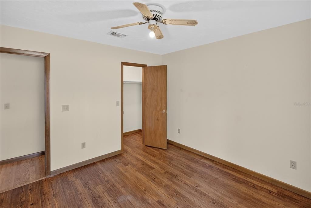 For Sale: $370,000 (3 beds, 2 baths, 2274 Square Feet)