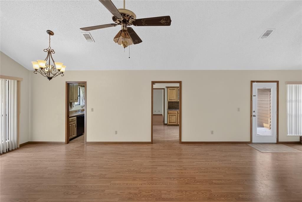 For Sale: $370,000 (3 beds, 2 baths, 2274 Square Feet)
