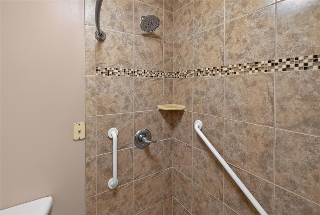 For Sale: $370,000 (3 beds, 2 baths, 2274 Square Feet)